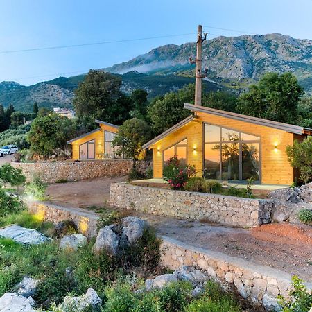 Olive Hills Holiday Homes Bar Exterior foto