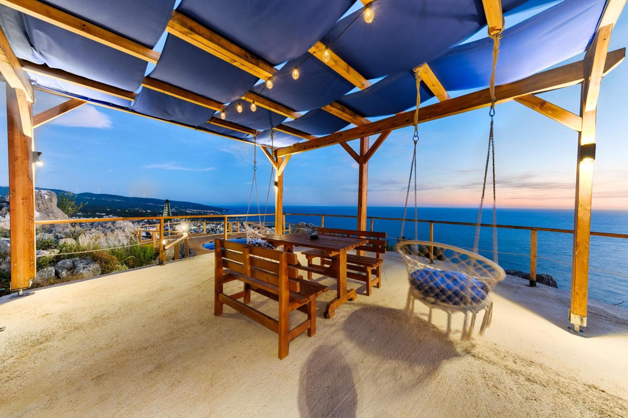 Olive Hills Holiday Homes Bar Exterior foto